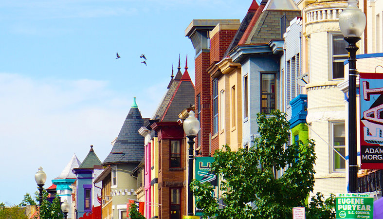 Devantures colorées dans le quartier d'Adams Morgan