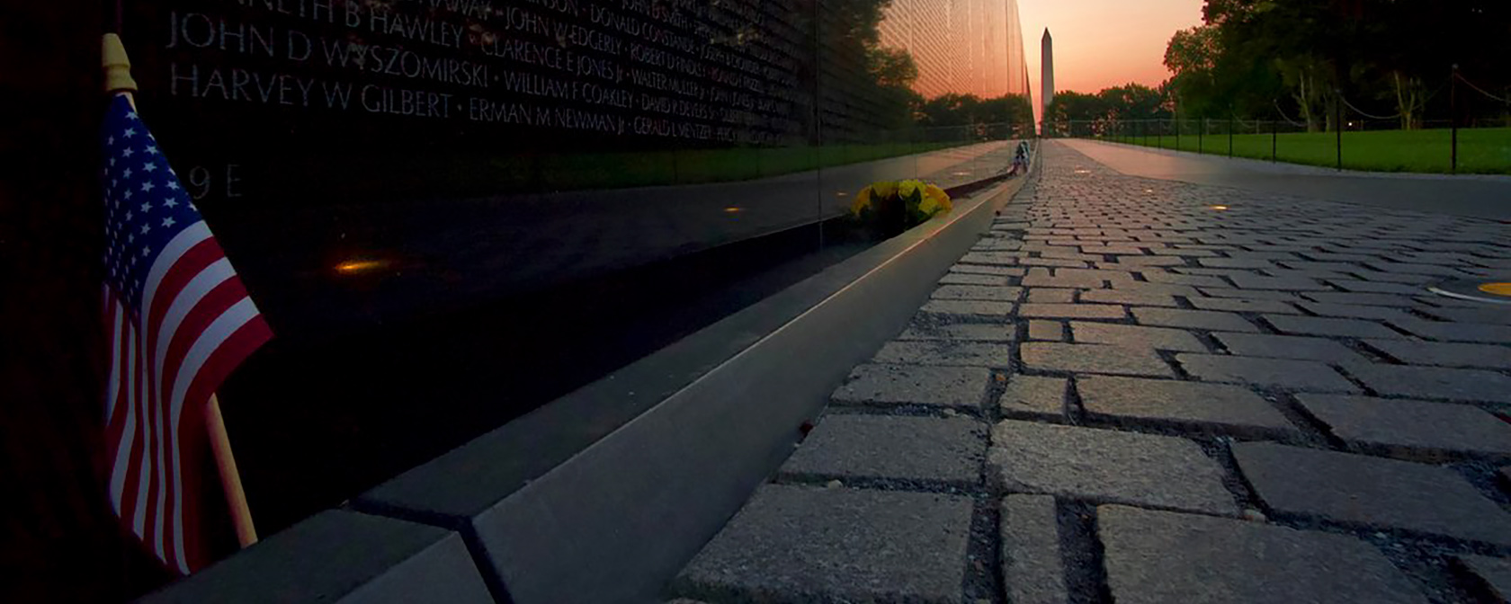 Memoriale dei veterani del Vietnam all'alba