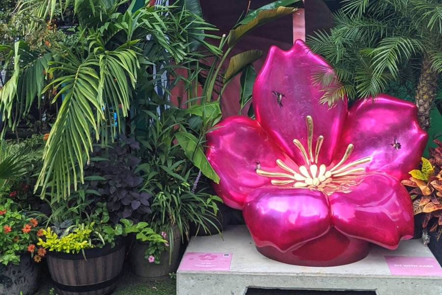 Wunder Garten Art in Bloom Sculpture