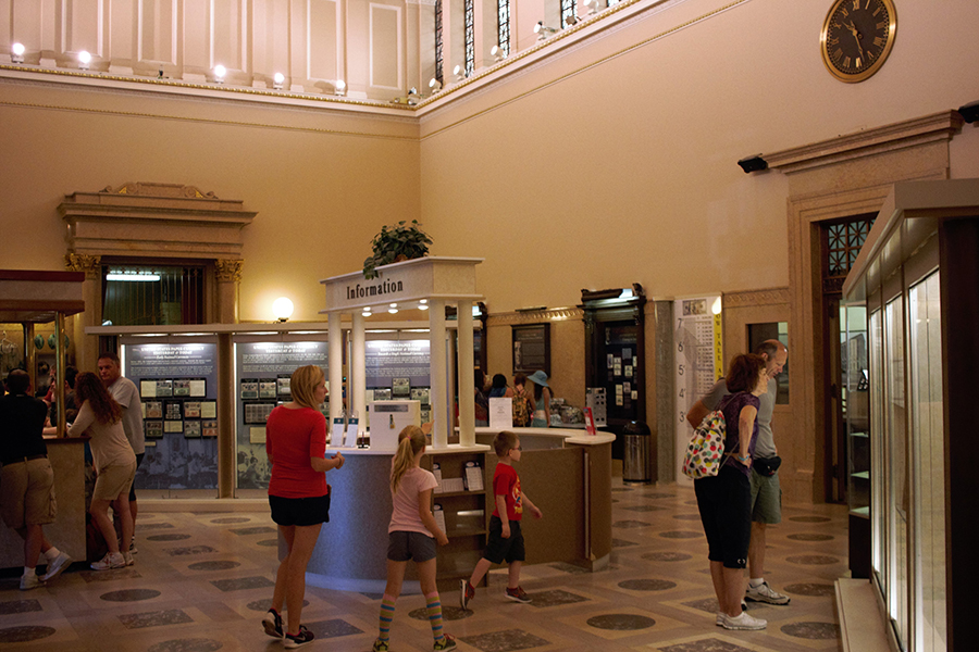 Visitors at U.S. Bureau of Engraving & Printing