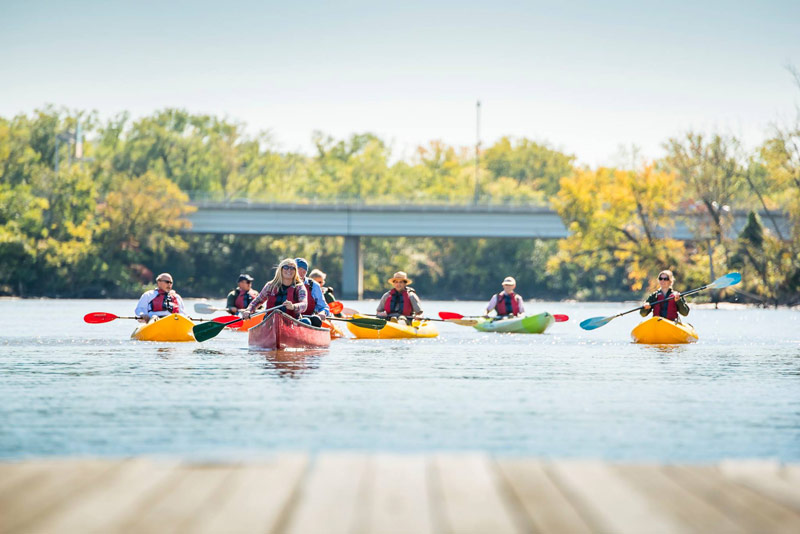 Kajakfahren am Capitol Riverfront - familienfreundliche Aktivitäten am Wasser in Washington, DC