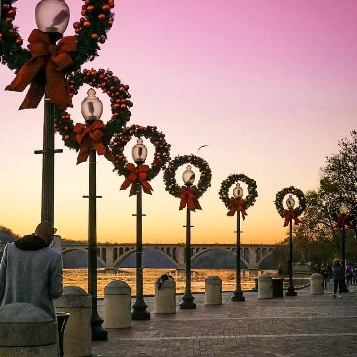 @raulrodriguez_2020 - Georgetown DC Holiday Decorations