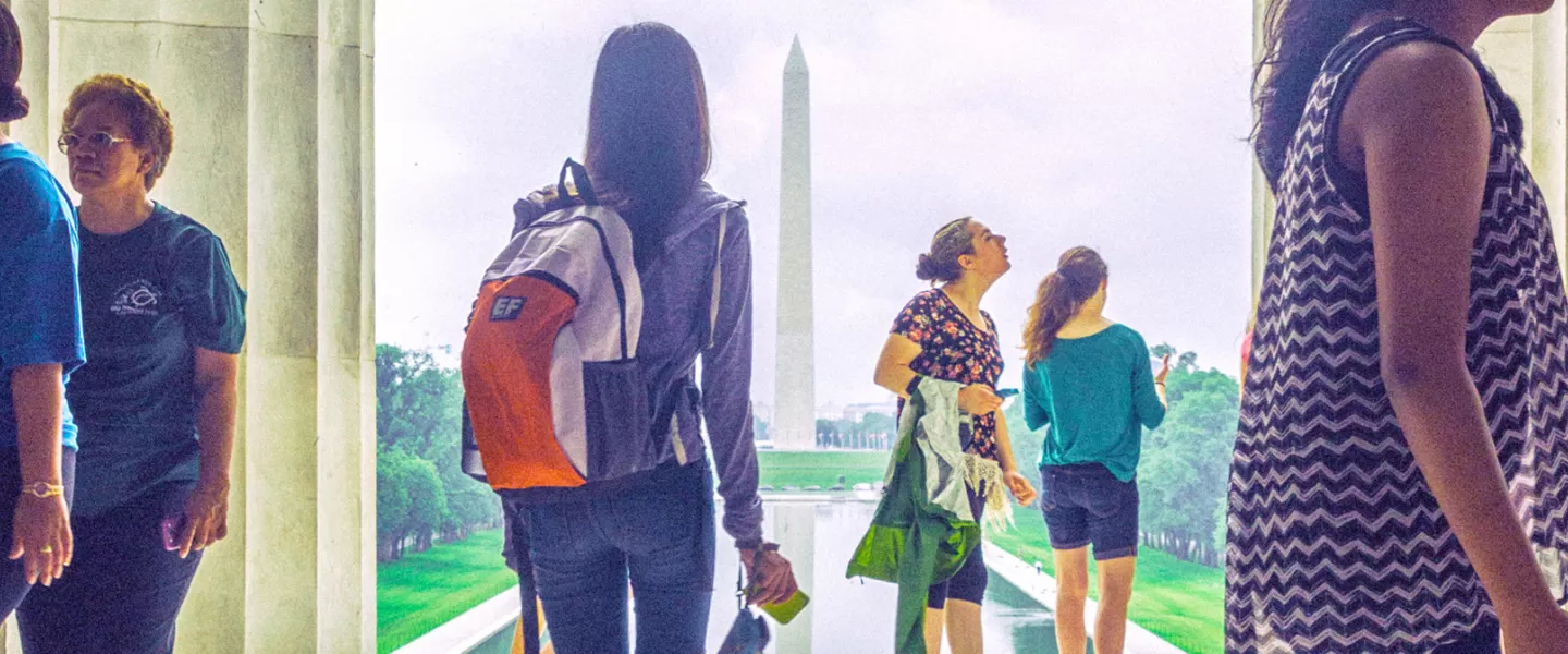 Student at Lincoln Memorial