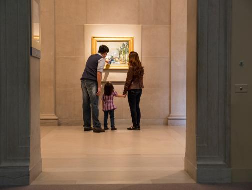 Family at the Smithsonian Freer|Sackler Galleries on the National Mall - Free museums in Washington, DC